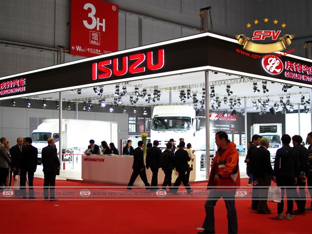 ISUZU new trucks of China manufacturing show up at International Industrial Automobile Fair 2015
