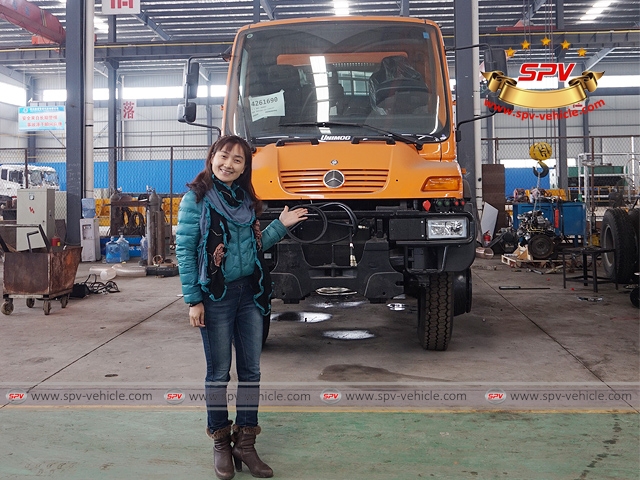 Super Benz road sweeper is on the assemble line in our factory