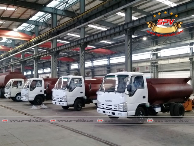 4 units of Mini Fuel Trucks ISUZU(Capacity:3,000 liters) for West Africa are on manufacturing