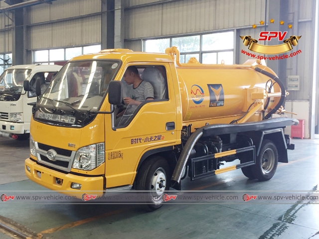 4 Units Foton  Forland 3,000 Litres Sewage Vacuum Suction Trucks  Export  to  Vietnam