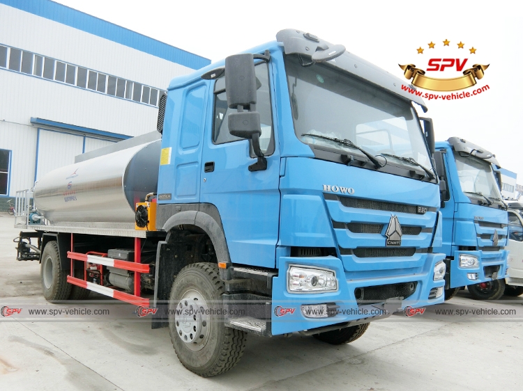 SPV will ship 2 units of Sinotruk asphalt distributor vehicle to Guinea today