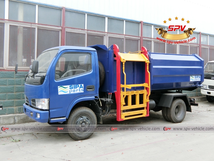 One unit of right hand drive side loader garbage truck is ready for Tanzania today.