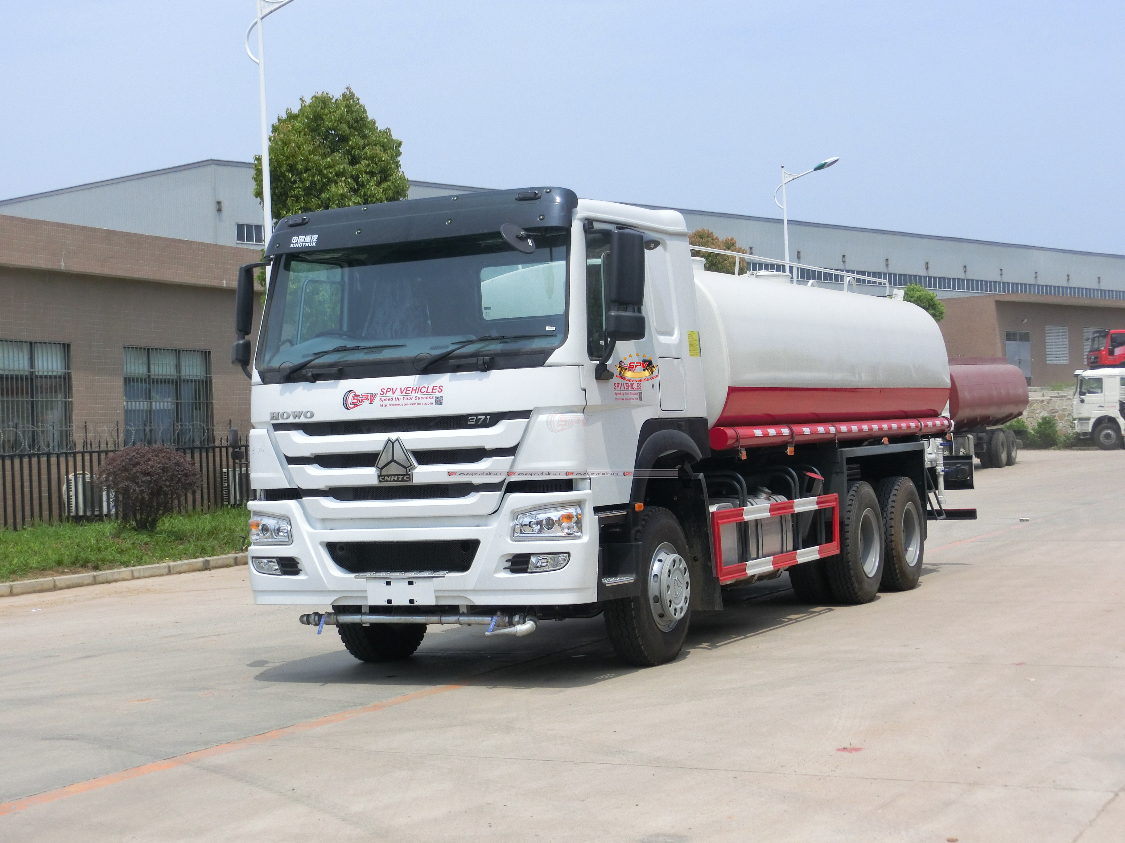SPV shipped water spraying truck Sinotruk(20,000 litres) to Papua New Guinea in April, 2018.