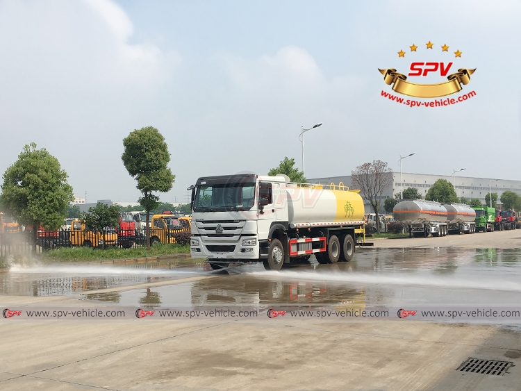 Operation Video of Water Spraying Truck Sinotruk(20,000 litres)