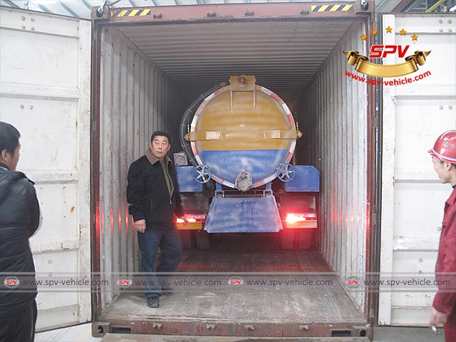 Stainless Steel Sewage Vacuum Cleaners (4,000 liters) is loaded into container